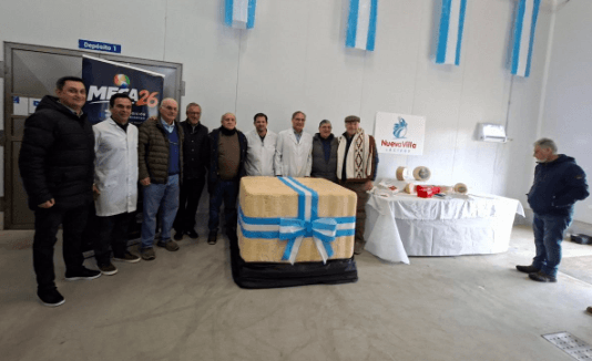 RECORD EN LATINOAMERICA: PRESENTARON EN VILLA MARÍA UN QUESO GIGANTE DE 1.000 KILOS