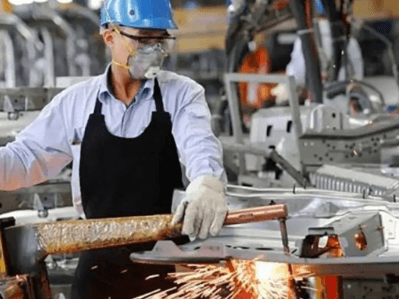 LA INDUSTRIA ARGENTINA NO ENCUENTRA EL REBOTE: MAYO CERRÓ CON UNA CAÍDA DEL 5%